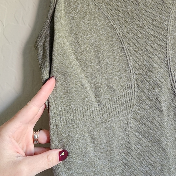 ⭐4/$20 Zyia Seamless Tank Top Small - Picture 2 of 8